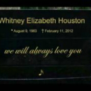 Mormântul cântăreţei Whitney Huson